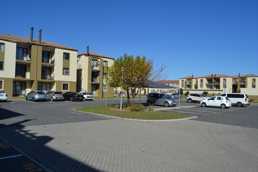 2 Bedroom Property for Sale in Guldenland Western Cape
